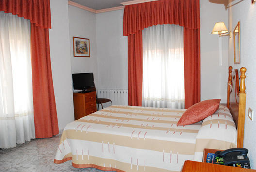 Hostal Universal Benavente Exteriér fotografie